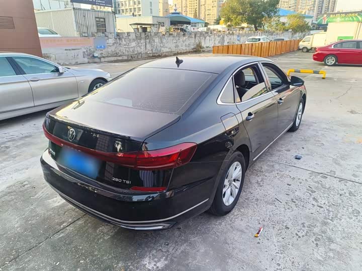 Фото 7 - Volkswagen Passat