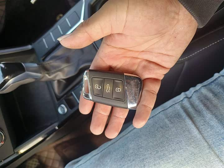 Фото 9 - Volkswagen Passat