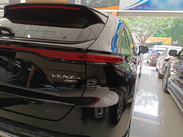 Фото 8 - Toyota Venza