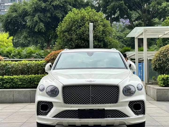 Фото 2 - Bentley Bentayga Hybrid