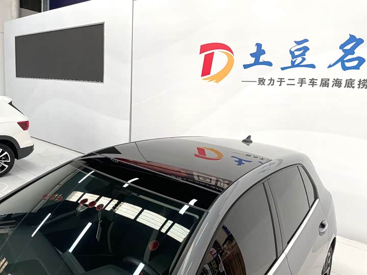 Фото 15 - Volkswagen Golf