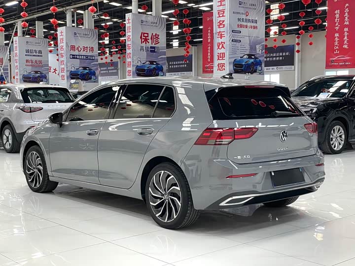 Фото 4 - Volkswagen Golf