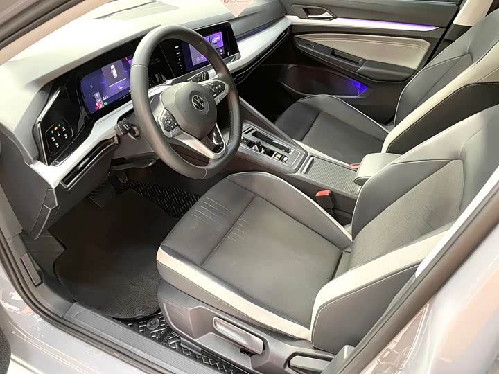 Фото 8 - Volkswagen Golf