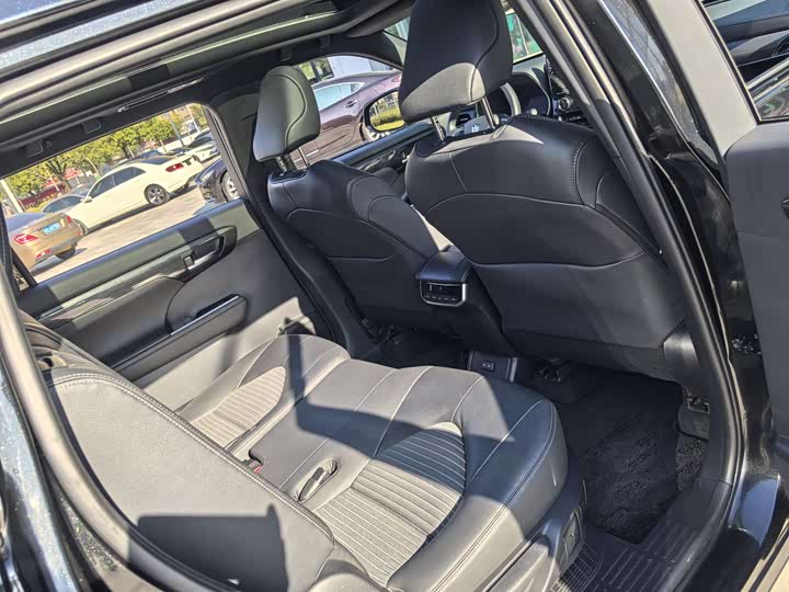 Фото 12 - Toyota Crown Kluger