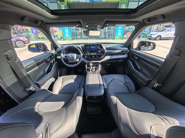 Фото 16 - Toyota Crown Kluger