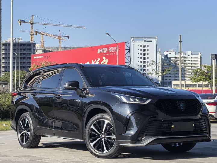 Фото 3 - Toyota Crown Kluger