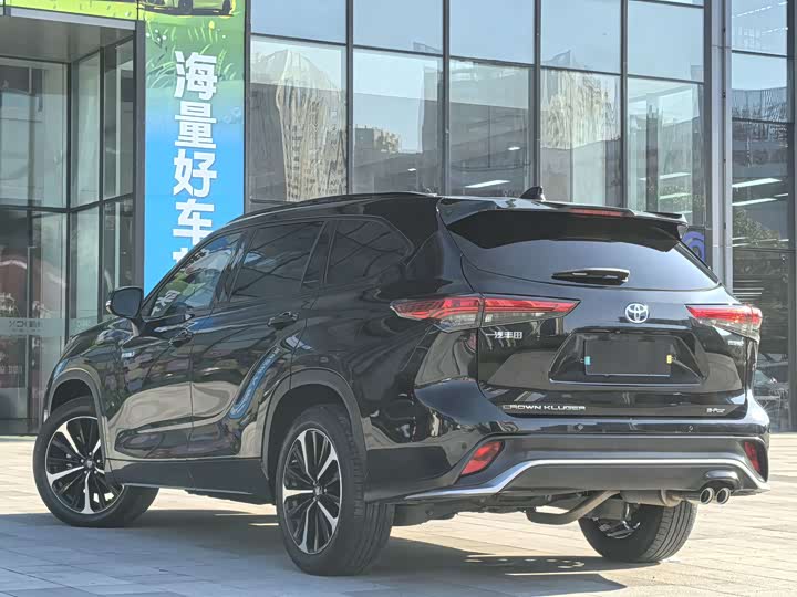 Фото 4 - Toyota Crown Kluger