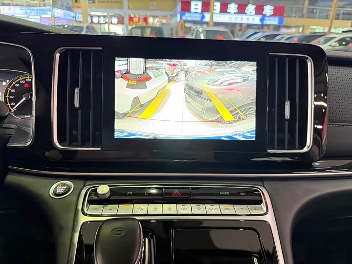 Фото 11 - GAC Trumpchi M8