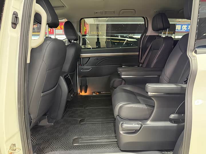 Фото 17 - GAC Trumpchi M8