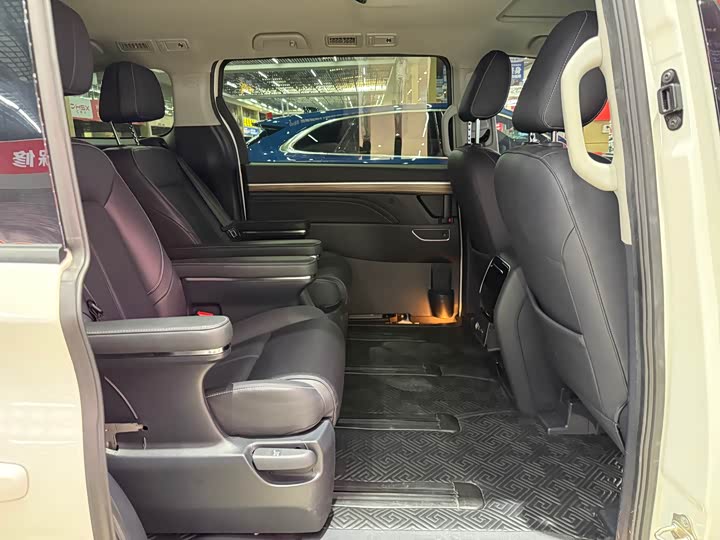 Фото 22 - GAC Trumpchi M8