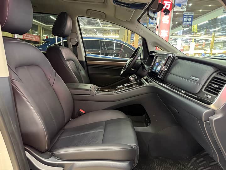 Фото 26 - GAC Trumpchi M8