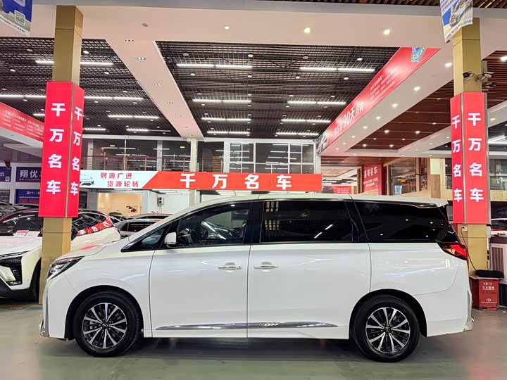 Фото 3 - GAC Trumpchi M8