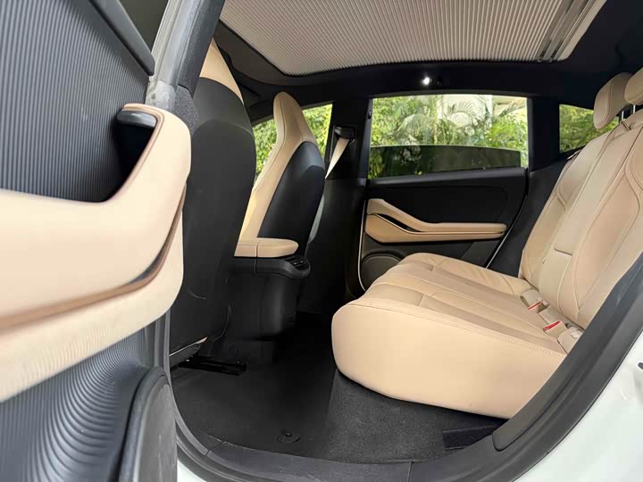 Фото 10 - Nio ET5