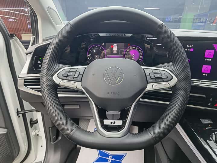 Фото 10 - Volkswagen Talagon