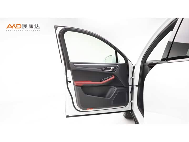 Фото 10 - Porsche Macan