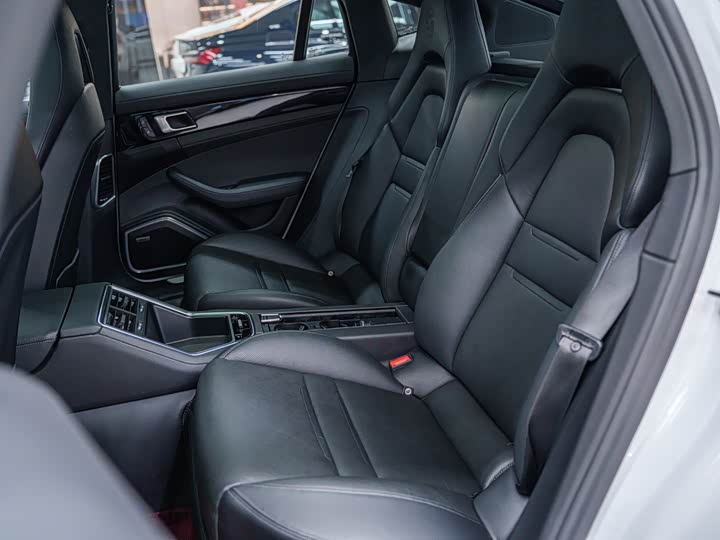 Фото 11 - Porsche Panamera