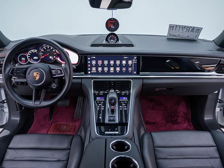 Фото 12 - Porsche Panamera