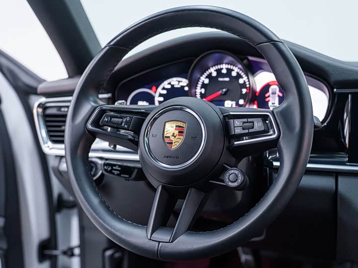 Фото 13 - Porsche Panamera