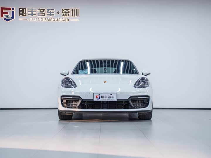 Фото 2 - Porsche Panamera
