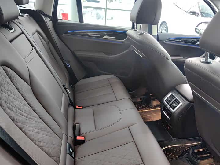 Фото 12 - BMW X3