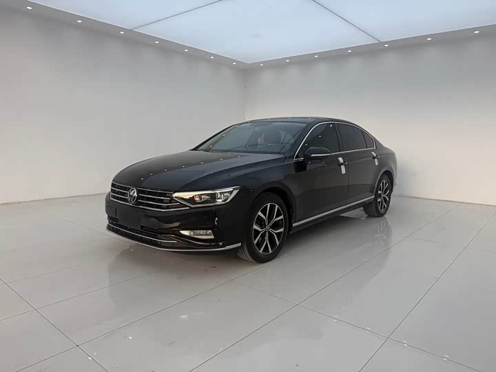 Фото 1 - Volkswagen Magotan