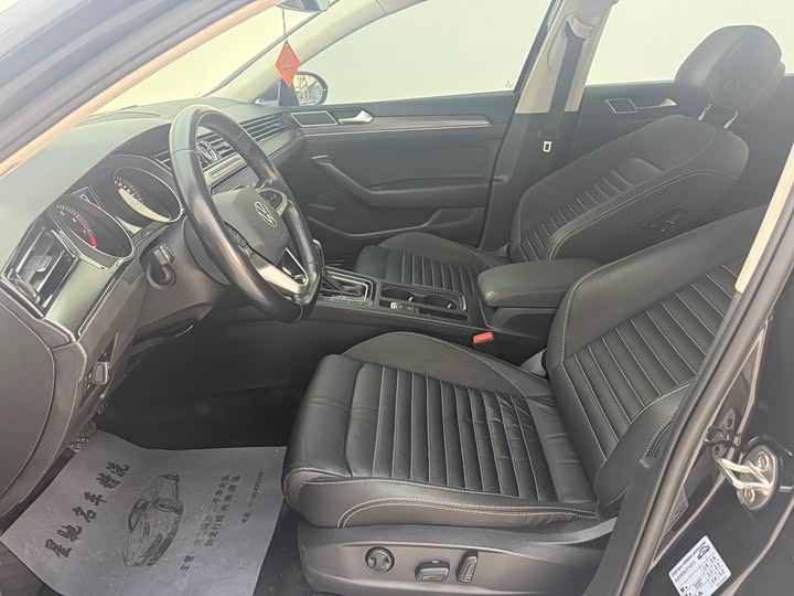 Фото 12 - Volkswagen Magotan