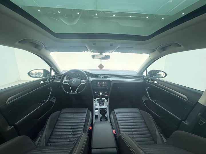 Фото 13 - Volkswagen Magotan