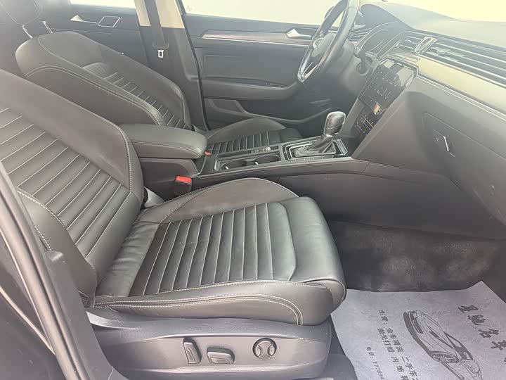 Фото 14 - Volkswagen Magotan