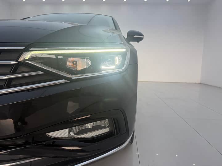 Фото 16 - Volkswagen Magotan