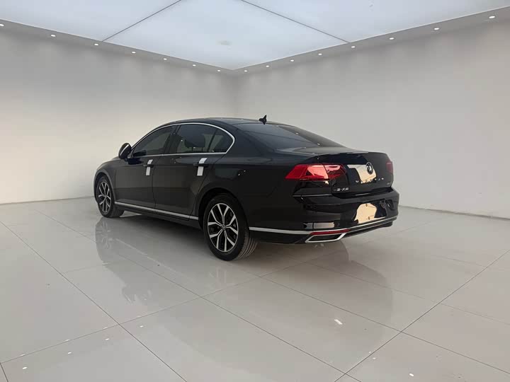 Фото 17 - Volkswagen Magotan