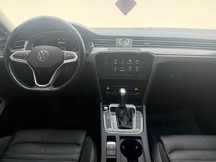 Фото 5 - Volkswagen Magotan