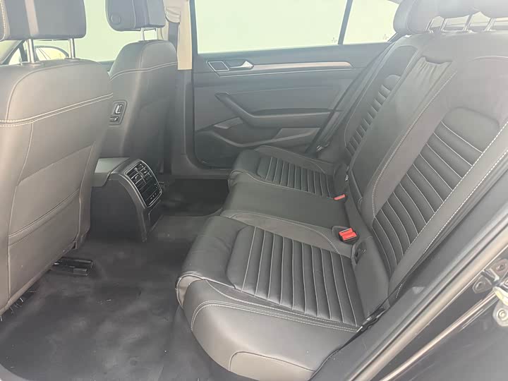 Фото 7 - Volkswagen Magotan