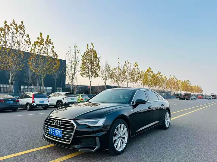 Фото 1 - Audi A6L