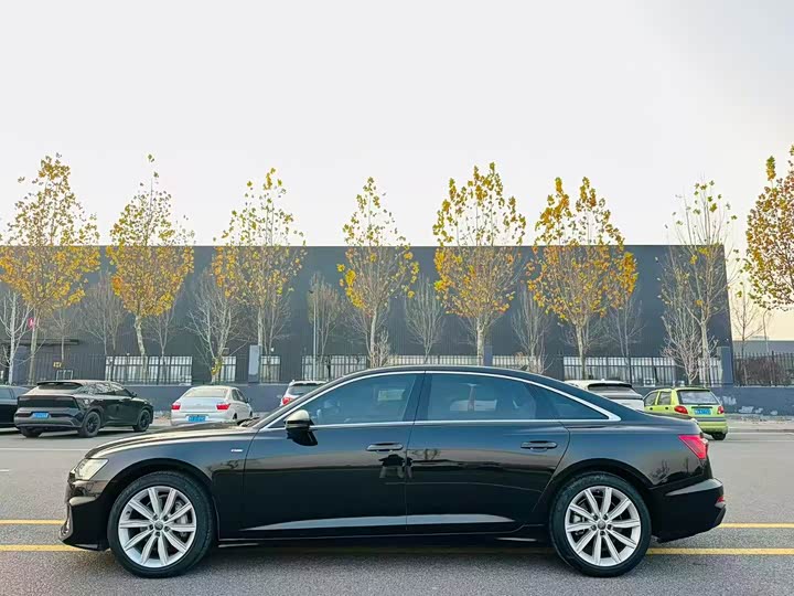 Фото 5 - Audi A6L