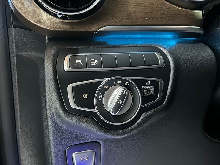 Фото 10 - Mercedes-Benz V-Class