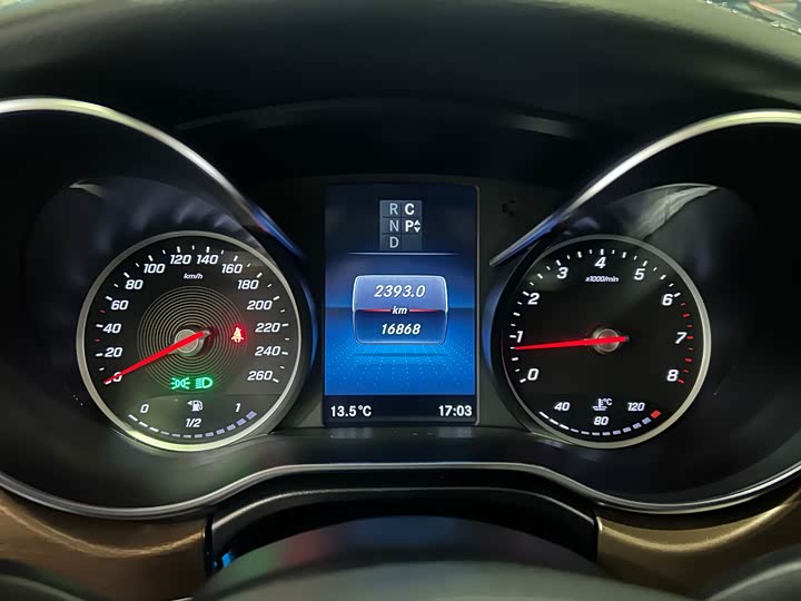 Фото 11 - Mercedes-Benz V-Class