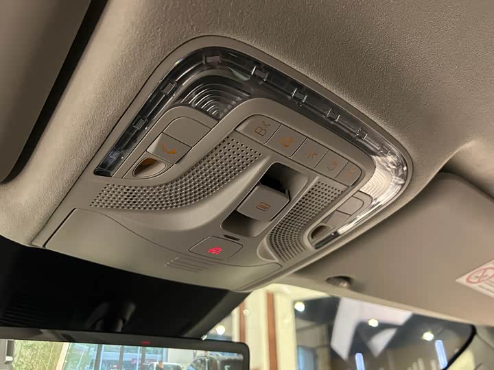 Фото 14 - Mercedes-Benz V-Class