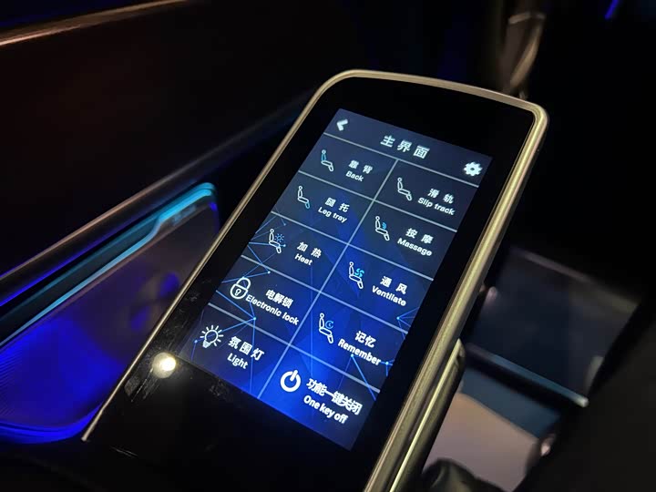 Фото 21 - Mercedes-Benz V-Class