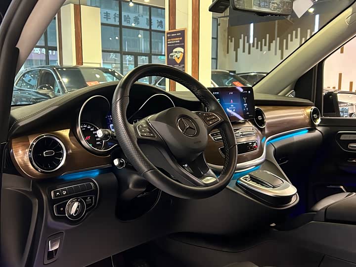 Фото 6 - Mercedes-Benz V-Class