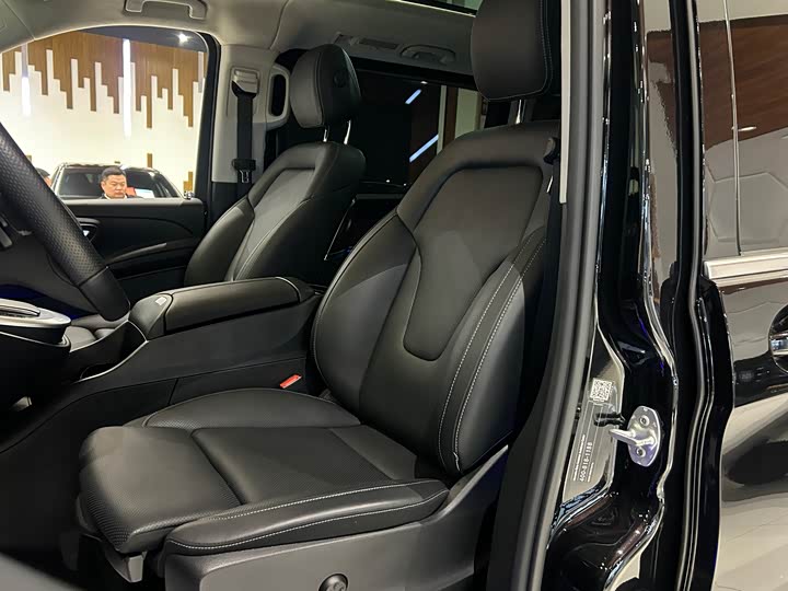 Фото 9 - Mercedes-Benz V-Class