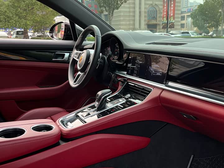 Фото 12 - Porsche Panamera