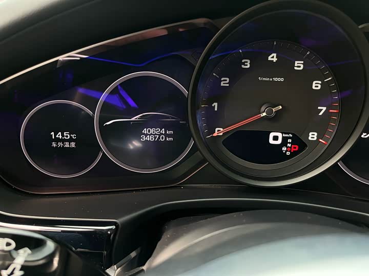 Фото 13 - Porsche Panamera