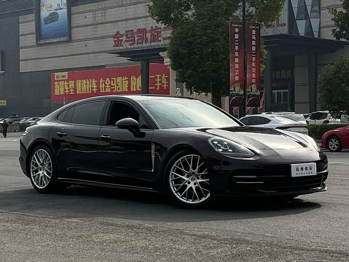 Фото 3 - Porsche Panamera