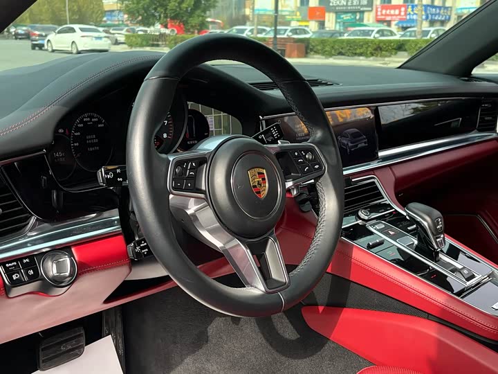 Фото 5 - Porsche Panamera