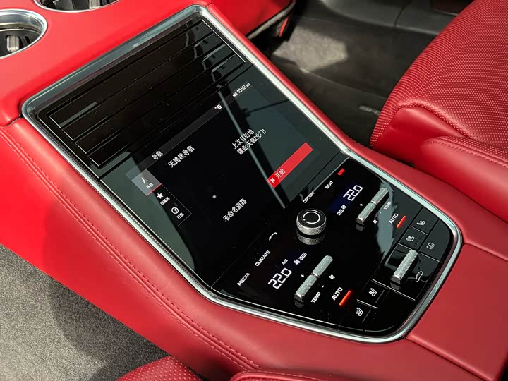 Фото 8 - Porsche Panamera