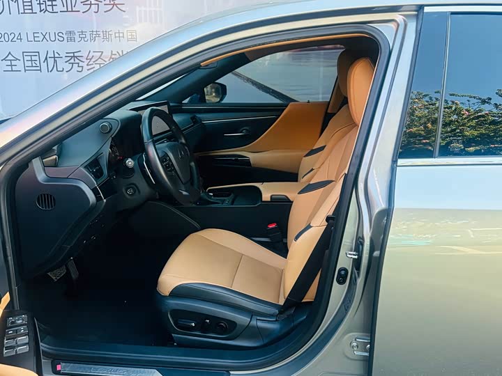 Фото 4 - Lexus ES