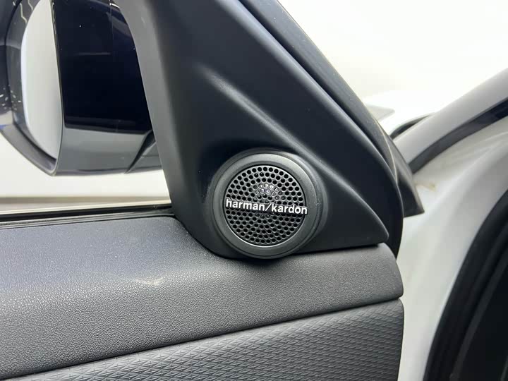 Фото 8 - Land Rover Range Rover Evoque L