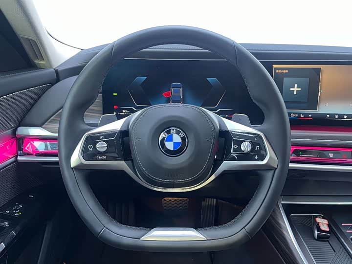 Фото 13 - BMW 7 Series