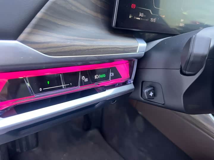 Фото 16 - BMW 7 Series