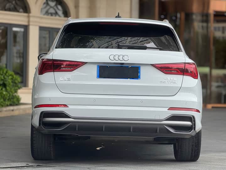 Фото 8 - Audi Q3